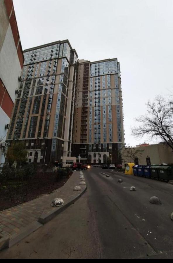 Francuzskij Bulvar Odessa Esterno foto